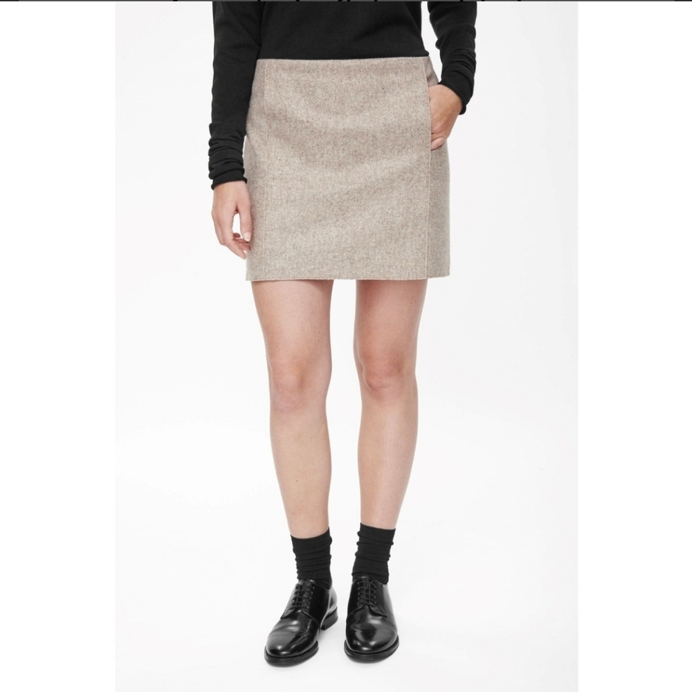 COS 80% Wool Miniskirt beige preppy academia size 10